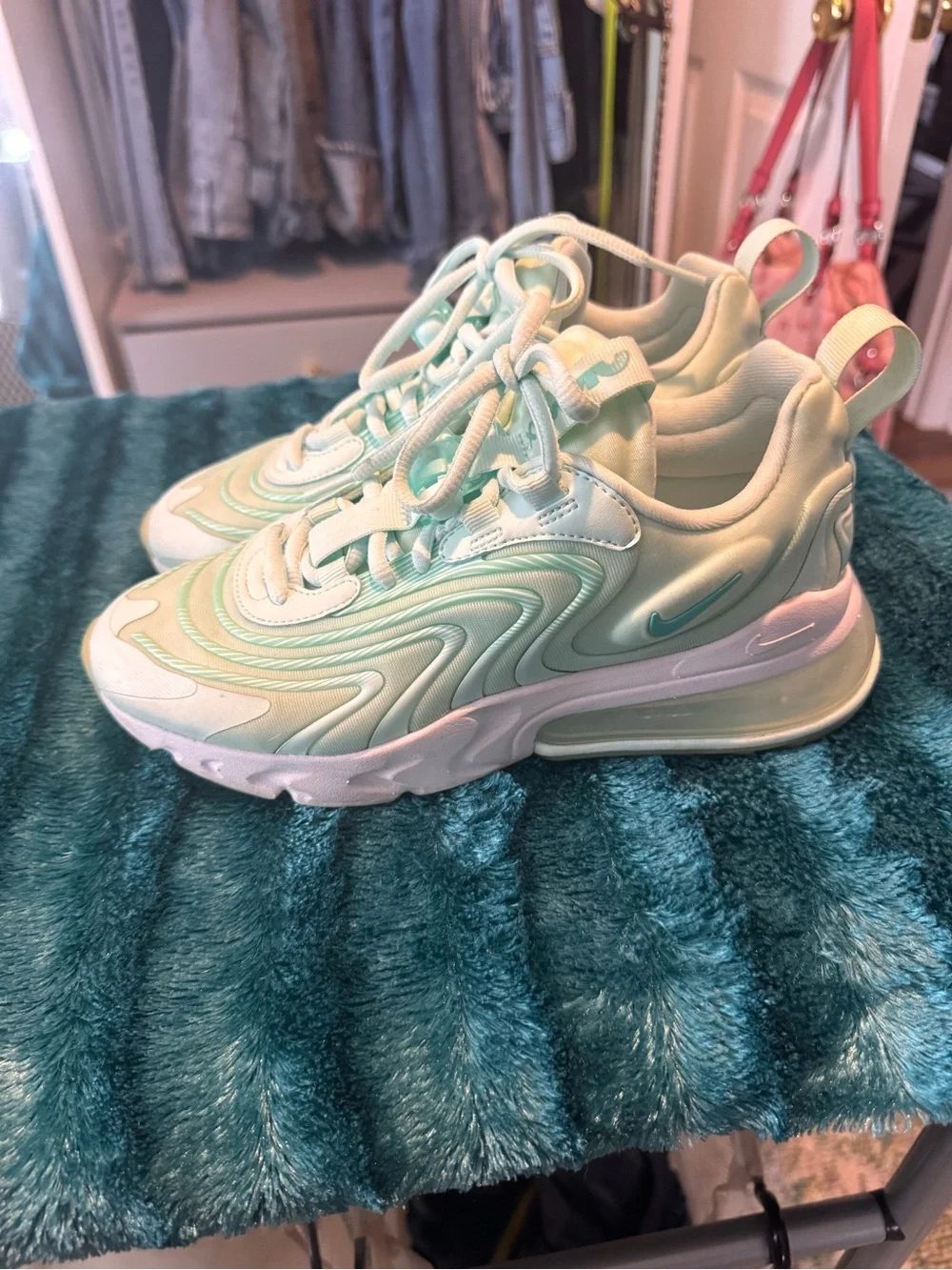 Nike Kids Sneakers in Mint Green and White